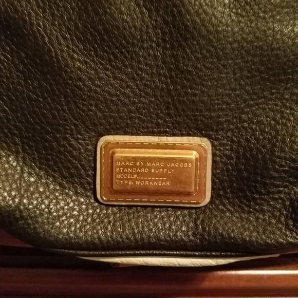 Bundle of 2 Marc by Marc Jacobs bags - Picture 9 of 10